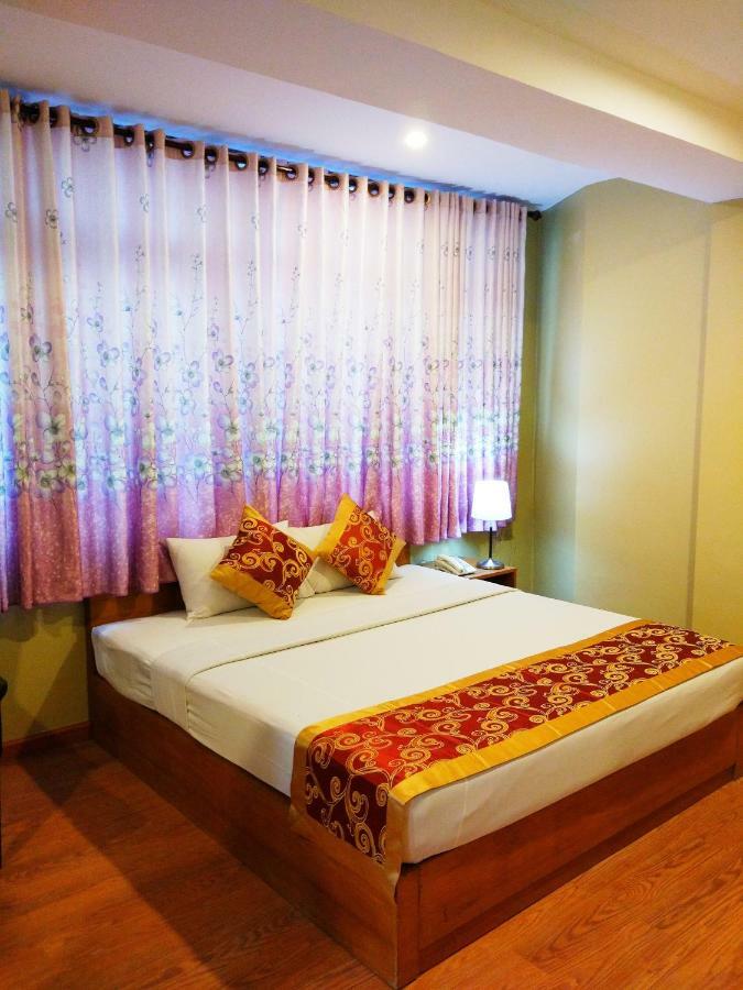 Hotel Pleasure View Yangon